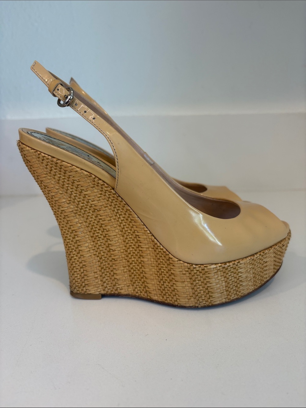 Gucci Peep-Toe Slingbacks in Nude Patent Leather and Woven Rattan Wedge 8.5